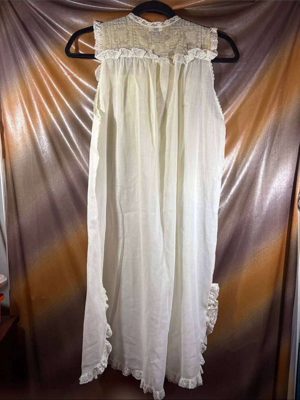 70’s Victorian revival poly blend Cream Lace-Trim girls pajama. 411